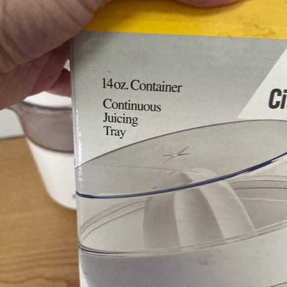 Vintage Oster Sunbeam Automatic Citrus Juicer Electric 3181 4100-08 White - Picture 8 of 9